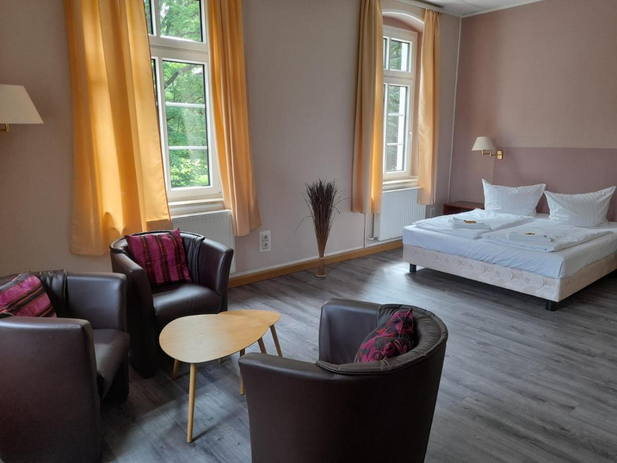Hotel Am Kreischaer Park Eksteriør billede